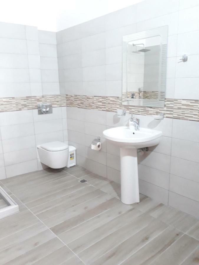 Beleris Rooms Himare Ngoại thất bức ảnh