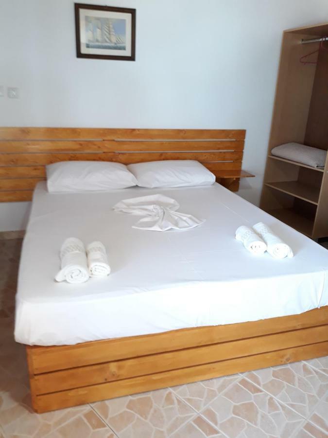 Beleris Rooms Himare Ngoại thất bức ảnh