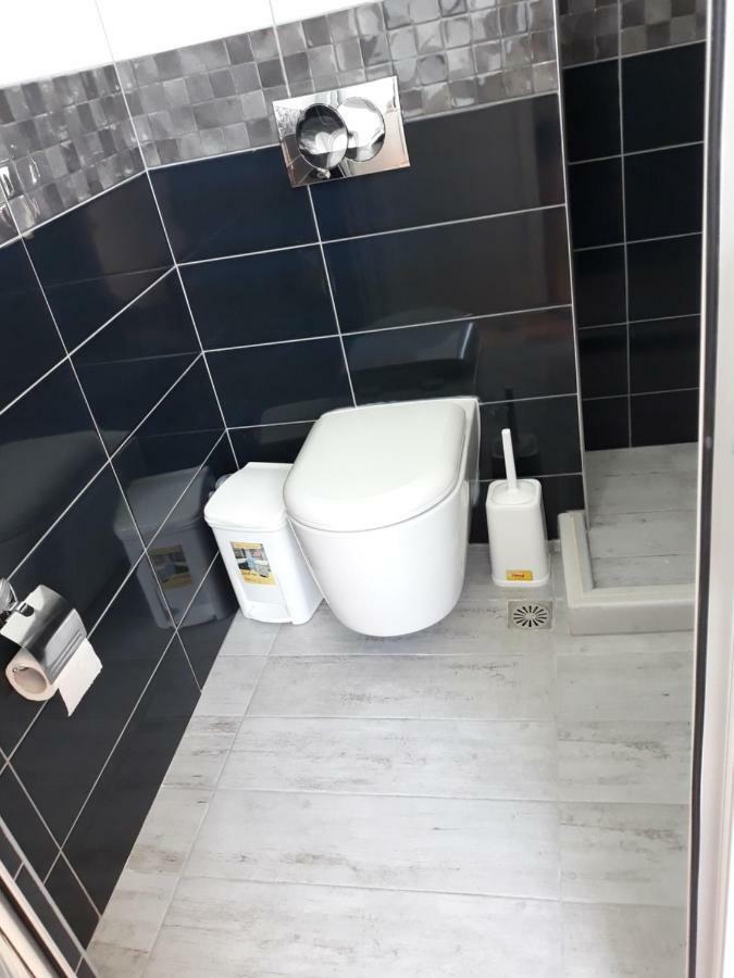 Beleris Rooms Himare Ngoại thất bức ảnh