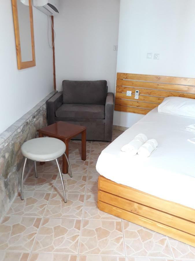 Beleris Rooms Himare Ngoại thất bức ảnh